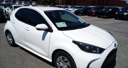 Toyota Yaris HYBRID X