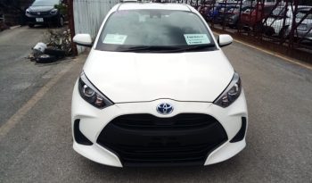 
									Toyota Yaris HYBRID X full								