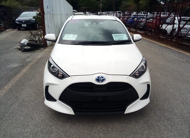 
								Toyota Yaris HYBRID X full									