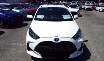 
									Toyota Yaris HYBRID X full								