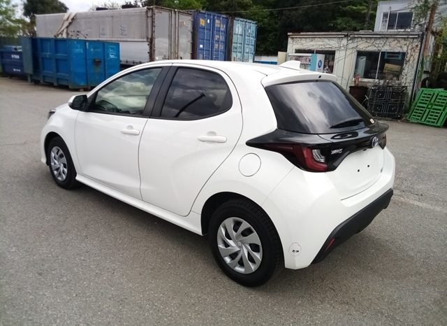 
								Toyota Yaris HYBRID X full									