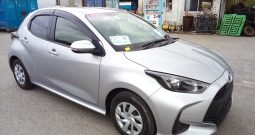 Toyota Yaris HYBRID X