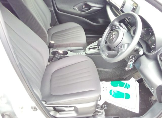 Toyota Yaris HYBRID X