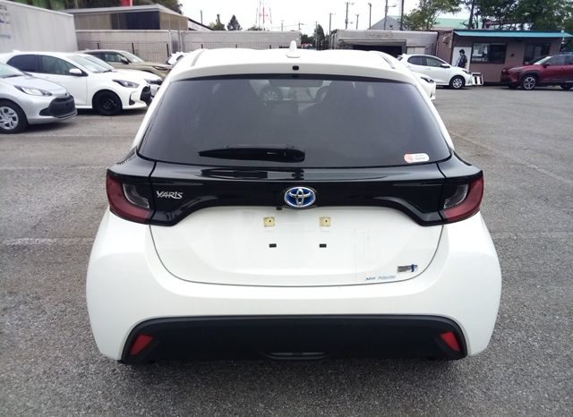 
								Toyota Yaris HYBRID X full									
