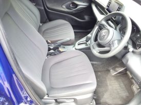 Toyota Yaris HYBRID X