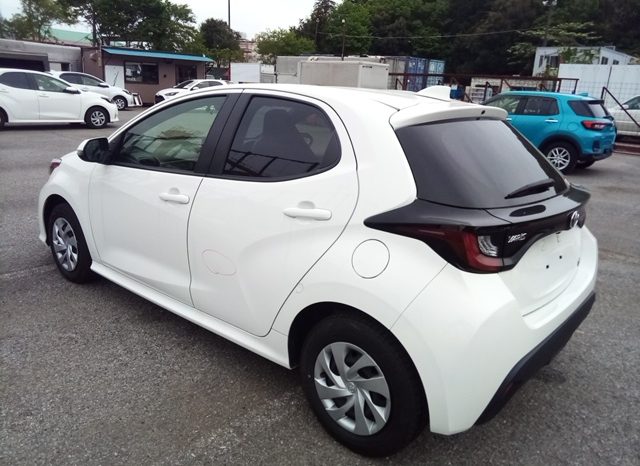 
								Toyota Yaris HYBRID X full									