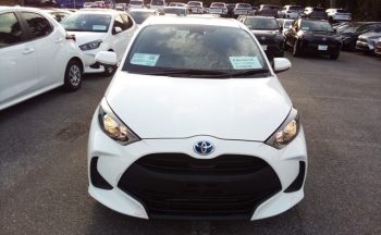 Toyota Yaris HYBRID X