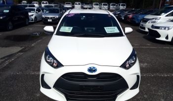 
									Toyota Yaris HYBRID X full								