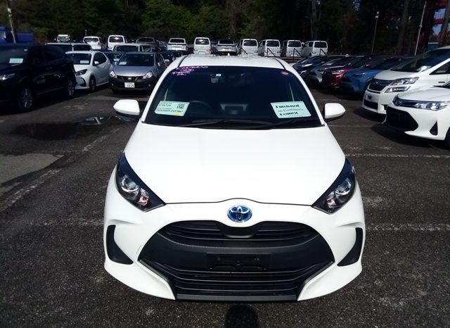 
								Toyota Yaris HYBRID X full									