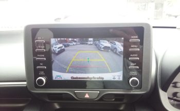 Toyota Yaris HYBRID X