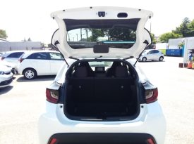 Toyota Yaris HYBRID X