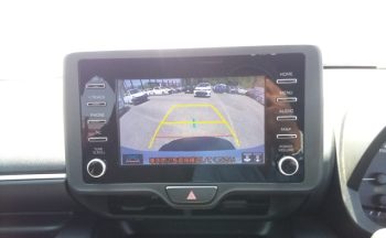 Toyota Yaris HYBRID X
