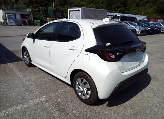 
								Toyota Yaris HYBRID X full									