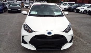 
									Toyota Yaris HYBRID X full								