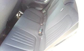 Toyota Yaris HYBRID X