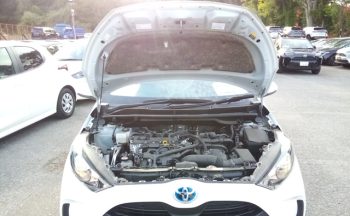 Toyota Yaris HYBRID X