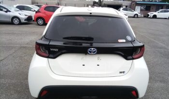 
									Toyota Yaris HYBRID X full								