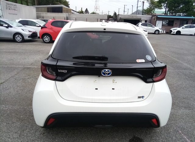 
								Toyota Yaris HYBRID X full									