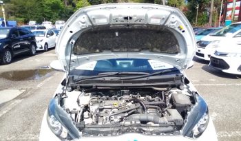 
									Toyota Yaris HYBRID X full								