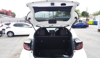 
									Toyota Yaris HYBRID X full								