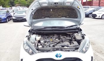 
									Toyota Yaris HYBRID X full								
