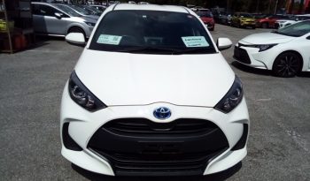 
									Toyota Yaris HYBRID X full								