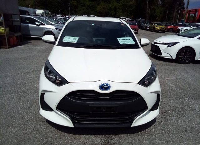 
								Toyota Yaris HYBRID X full									