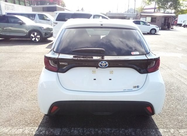 
								Toyota Yaris HYBRID X full									