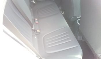 
									Toyota Yaris HYBRID X full								