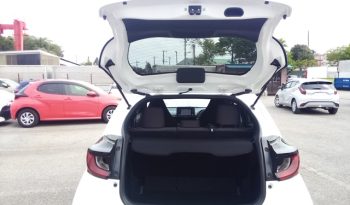 
									Toyota Yaris HYBRID X full								