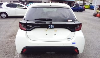 
									Toyota Yaris HYBRID X full								