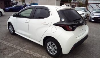 
									Toyota Yaris HYBRID X full								