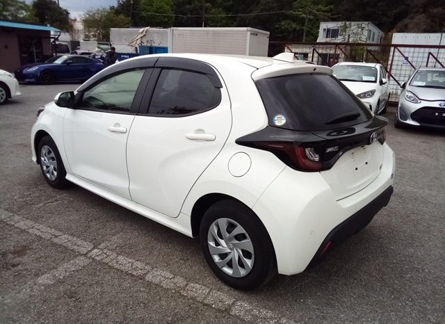
								Toyota Yaris HYBRID X full									
