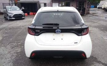 Toyota Yaris HYBRID X