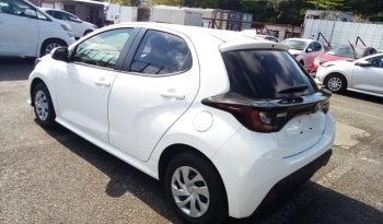 
									Toyota Yaris HYBRID X full								