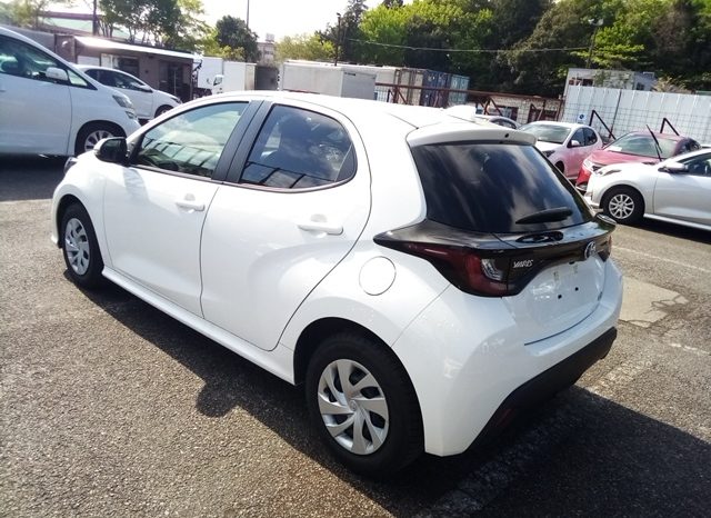 
								Toyota Yaris HYBRID X full									