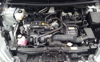 Toyota Yaris HYBRID X