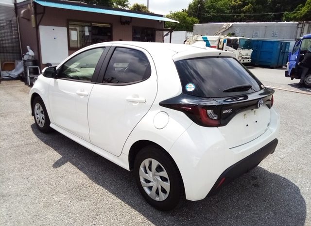 
								Toyota Yaris HYBRID X full									