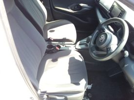 Toyota Yaris HYBRID X