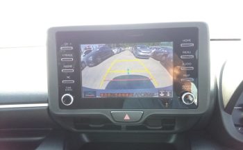 Toyota Yaris HYBRID X