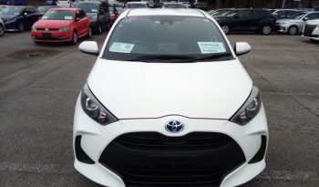 
									Toyota Yaris HYBRID X full								