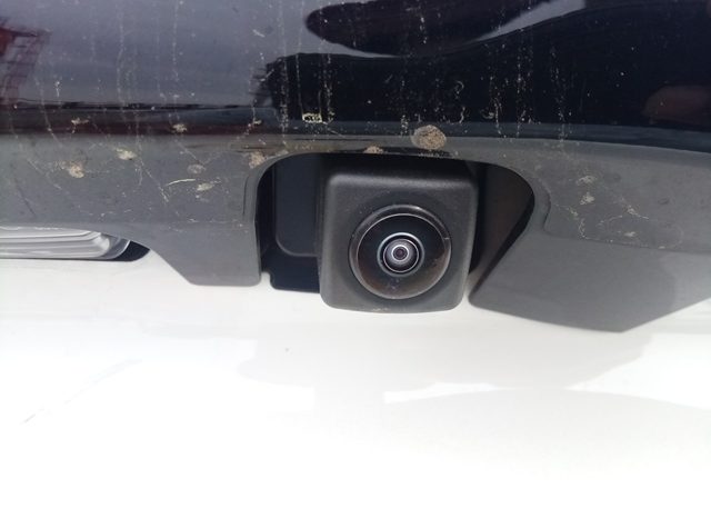
								Toyota Yaris HYBRID X full									