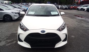 
									Toyota Yaris HYBRID X full								