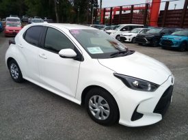 Toyota Yaris HYBRID X