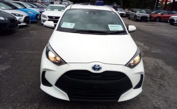 Toyota Yaris HYBRID X