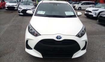 
									Toyota Yaris HYBRID X full								