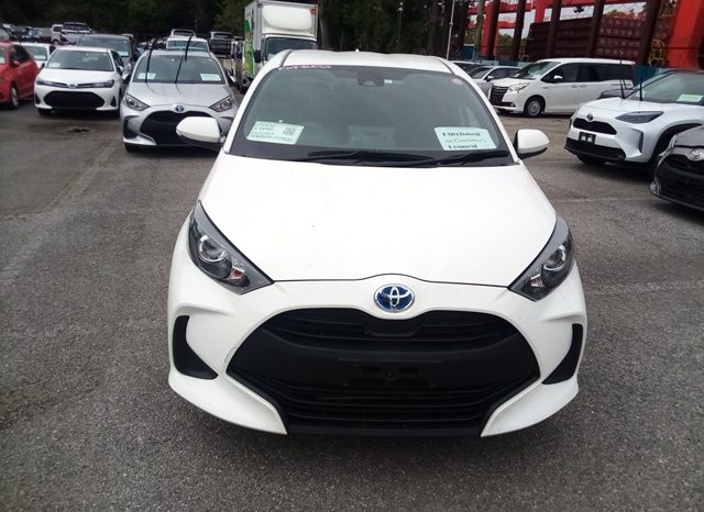 
								Toyota Yaris HYBRID X full									