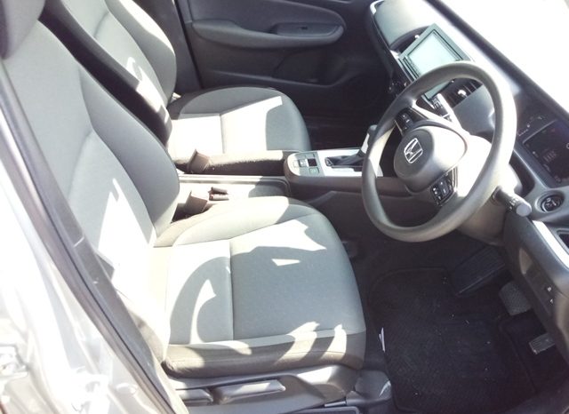 
								Honda Fit e:HEV BASIC full									