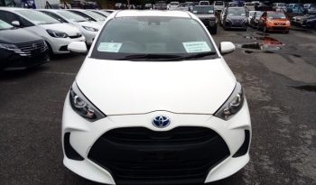 
									Toyota Yaris HYBRID X full								