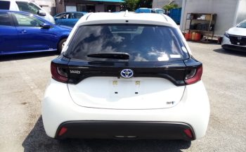 Toyota Yaris HYBRID X